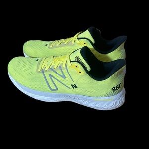New Balance 880 V13 Vibrant Yellow Running Shoes Size 10.5D
